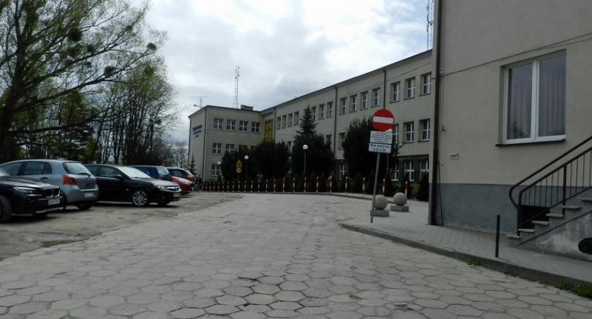Żukowo. Matki z niepełnosprawnymi dziećmi mogą bez obaw korzystać ze szkolnego parkingu