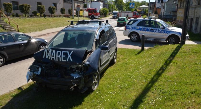 Kartuzy. Zderzenie trzech pojazdów na ulicy Zamkowej