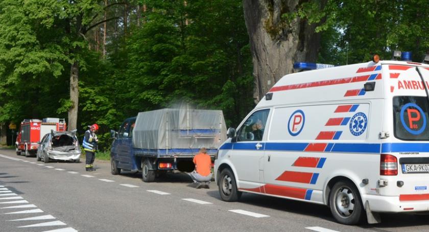 Przewóz. Dostawczak najechał na tył citroena