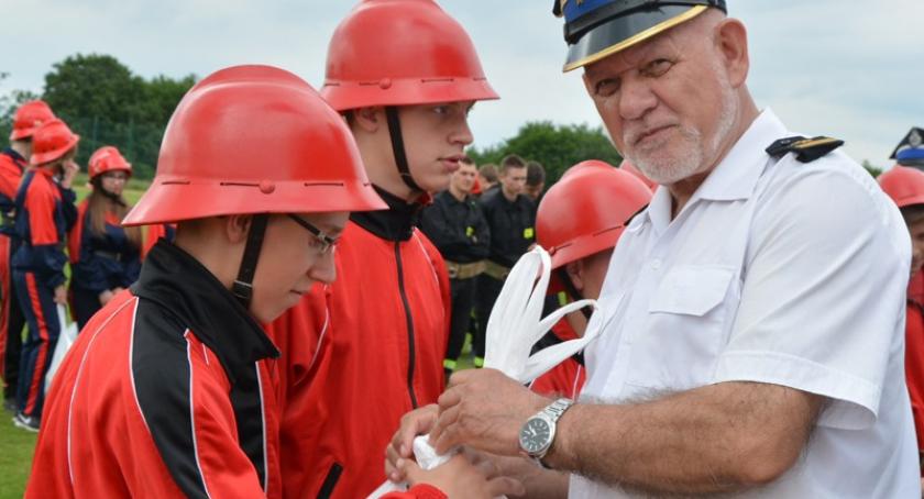 Edmund Kwidziński po 45 latach służby żegna się z kartuską komendą