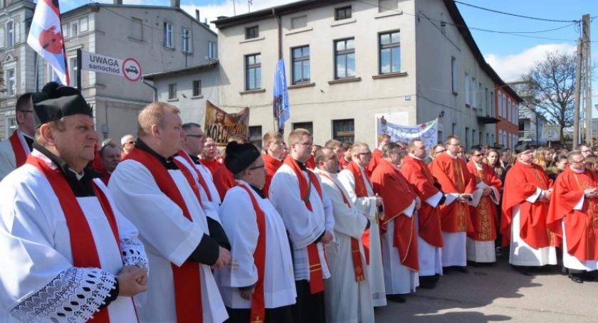 Sianowo, Stężyca, Szymbark. Zmiany na parafiach