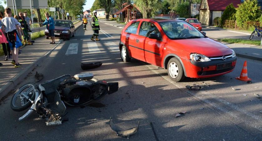 Mściszewice. Zderzenie opla ze skuterem - nastoletni sprawca bez uprawnień