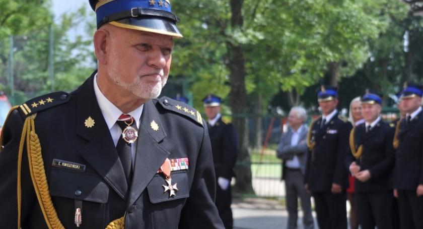 Edmund Kwidziński, komendant powiatowy PSP w Kartuzach pożegnał się z mundurem