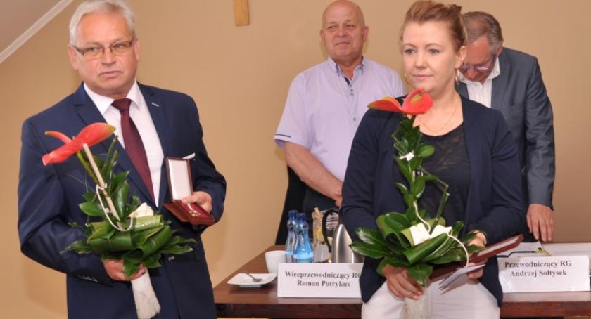Marian Kowalewski i Emilia Radomska z medalami od Ministra Kultury