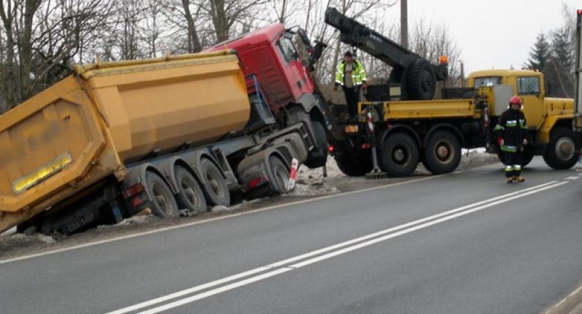 Hopowo. Kolizja na krajowej 20-tce (zdjęcia)