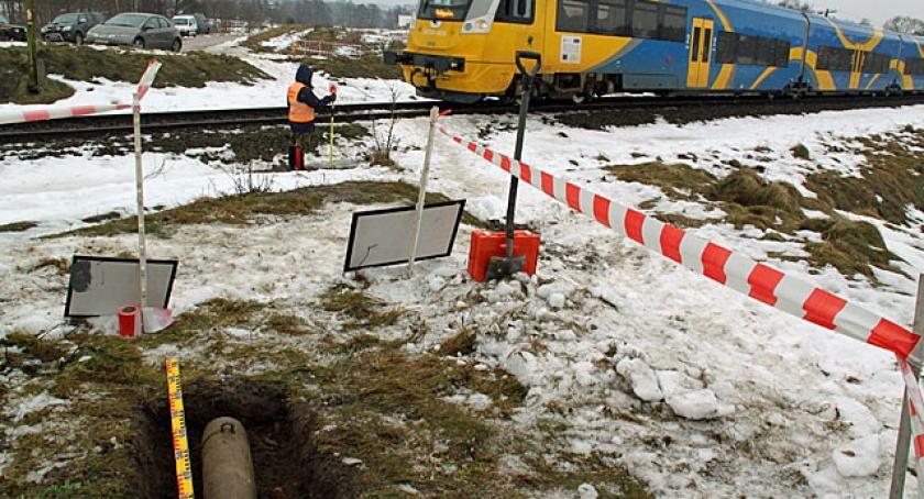 Rębiechowo. Pocisk przy torach kolejowych