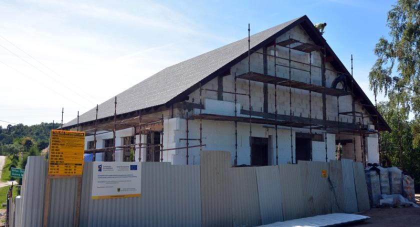 Z XX do XXI wieku - trwa rozbudowa i modernizacja strażnicy OSP Kożyczkowo