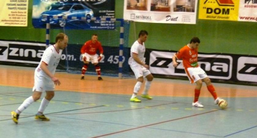 Red Devils za mocni dla Auto Complexu