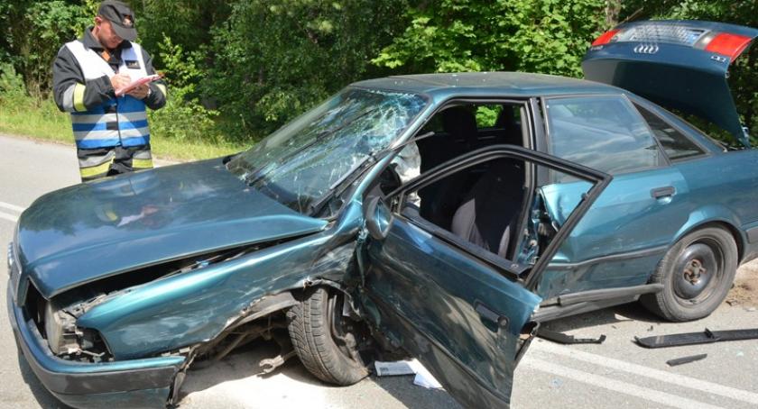 Kamienica Królewska. Zderzenie dwóch audi - dwie osoby w szpitalu