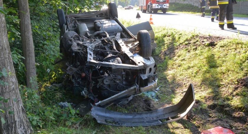 Rybaki. Czołowo-boczne zderzenie renault z seatem na K20