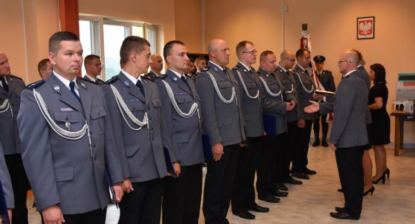 Kartuzy. Święto policji - funkcjonariusze odebrali awanse i odznaczenia