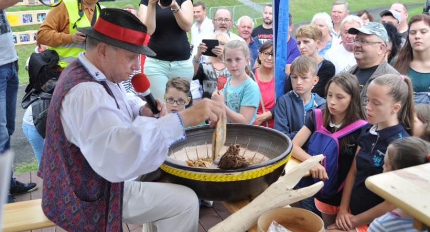 Festiwal Tradycji Kaszubskich z mistrzostwami i rekordowym mieleniem tabaki
