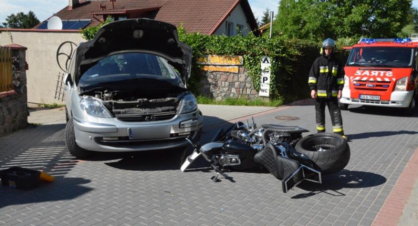 Zawory. Zderzenie motocykla z samochodem osobowym