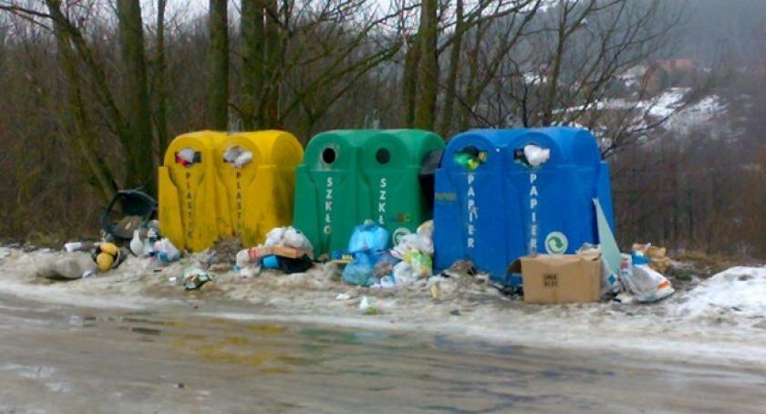Borkowo. Sprawa śmietników czeka na rozwiązanie