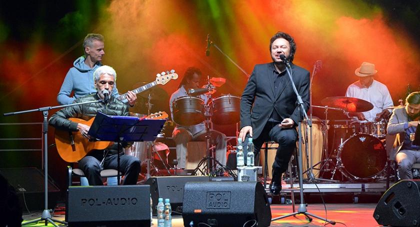 Drugi dzień na Festiwalu Przyjemności Muzycznych. Mietek Szcześniak na finał