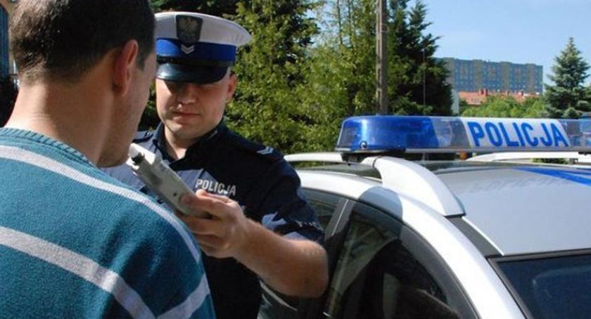 W weekend zatrzymano dziesięcioro amatorów jazdy na podwójnym gazie