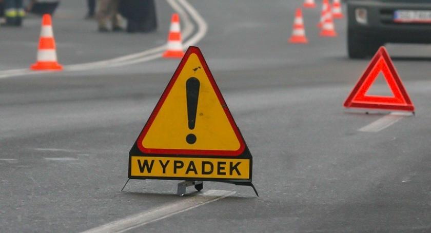 Miechucino. Motocyklista przygnieciony przez balot