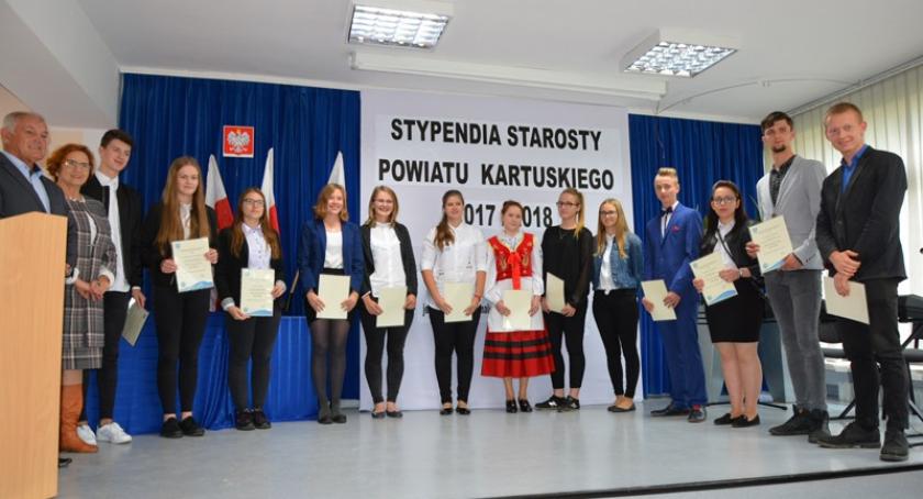 Nagrody Starosty Kartuskiego w rękach najzdolniejszych