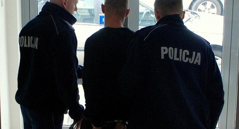 Włamywał się do samochodów i kradł. Złapali go na gorącym uczynku