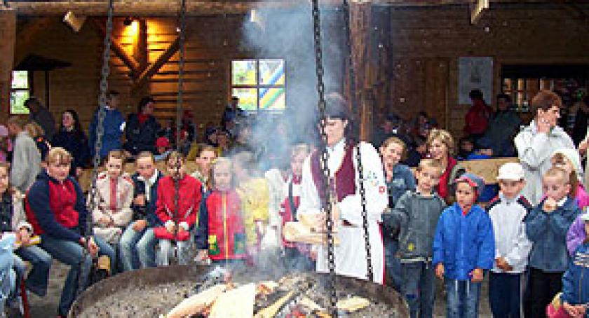 Słońce i dzieci w Szymbarku