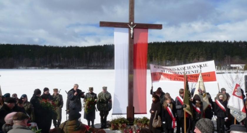 Spokojne uroczystości pod pomnikiem Józefa Dambka