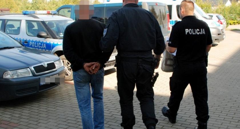 Kartuzy. Był poszukiwany przez policję, wpadł z narkotykami