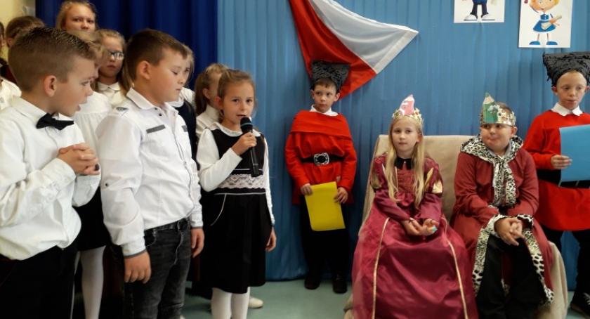 Wilanowo. Pasowanie uczniów w podstawówce