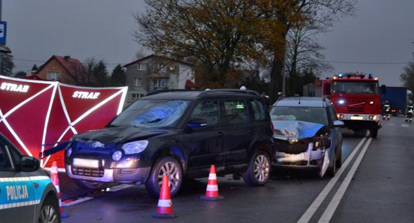 Tragiczny wypadek w Tuchomiu - kobieta zginęła pod kołami skody