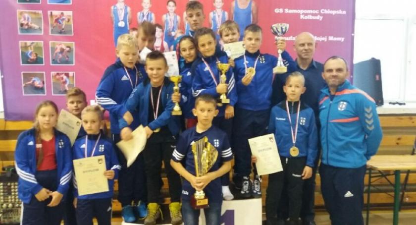 Sześć złotych medali dla młodych zapaśników z Cartusii Kartuzy
