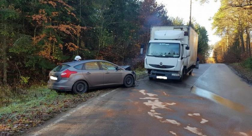Somonino-Wyczechowo. Ford zderzył się z ciężarowym renault
