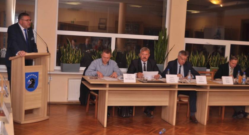 Kartuzy. Podatkowe rozgrywki na sesji - o co chodzi burmistrzowi?