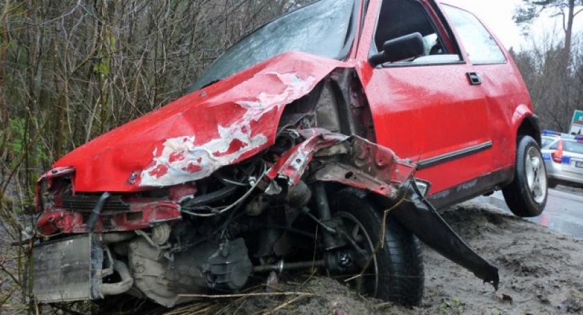 Kartuzy. Zderzenie cinquecento z jumperem