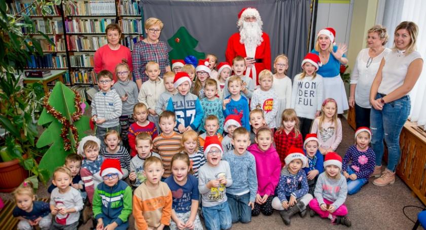 Mikołajkowa przygoda w bibliotekach w Stężycy i w Szymbarku