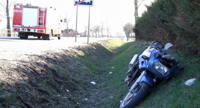 Tuchom. Motocykl uderzył w samochód