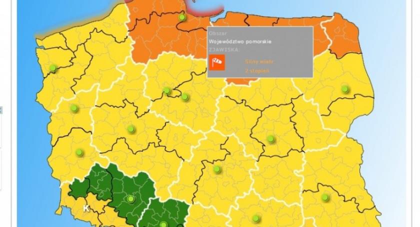 Silny wiatr nad Kaszubami - strażacy interweniują