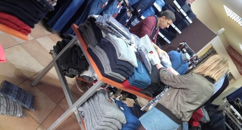 Uczniowie z Francji na praktykach w kartuskich sklepach
