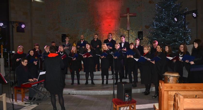 Sierakowice. Koncert Kolęd w wykonaniu Kakofonii i Cartusii