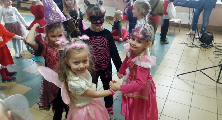 Żukowo. Bal karnawałowy najmłodszych uczniów podstawówki