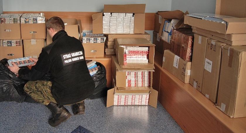 Trzymał w garażu nielegalne papierosy warte ponad 171 tys. zł