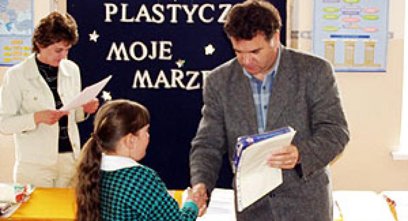 „ Gdybym miała czarodziejską różdżkę, to... chciałabym świadectwo z czerwonym paskiem”