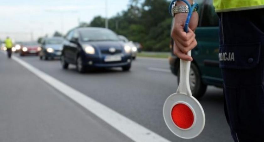 W niedzielę policjanci będą kontrolować prędkość na drogach krajowych