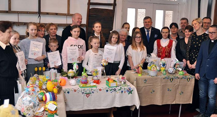 Pięknie zdobionymi pisankami uczcili 95-lecie Kartuz - konkurs Muzeum Kaszubskiego