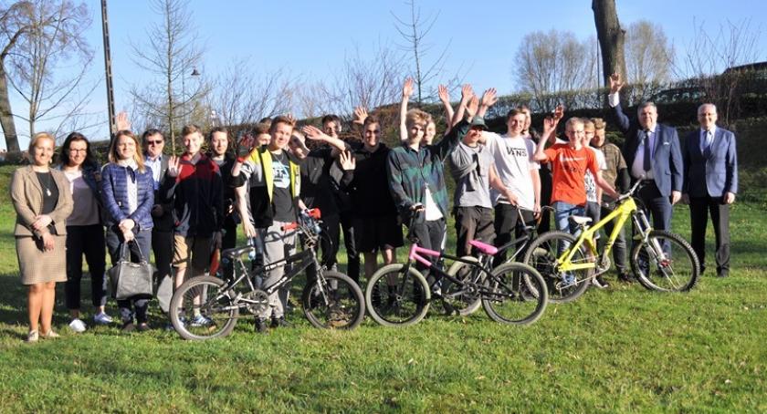Dyskutowali o tym, jak będzie wyglądał nowy skatepark w Kartuzach
