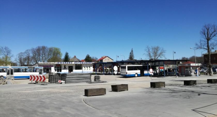 Odcinek ul. Dworcowej do ul. Kolejowej już jest przejezdny. Przystanki autobusowe w starym miejscu