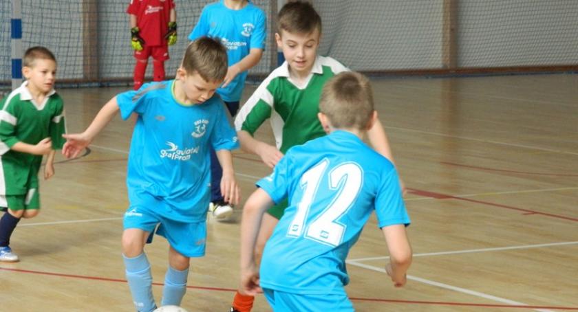Turniej Piłki Nożnej Halowej w Somoninie rocznika 2008. Zwycięstwo Cartusii A Kartuzy