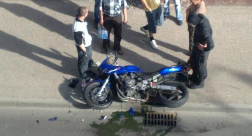 Kartuzy. Motor uderzył w samochód