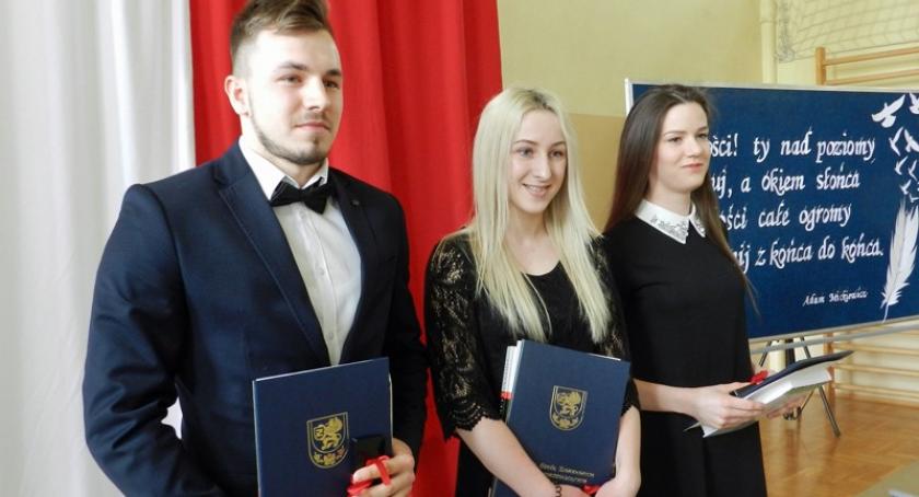Żukowo. Pożegnano absolwentów żukowskiego ZSZiO