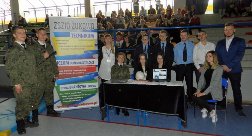 Żukowo. Targi Edukacyjne z różnorodnymi ofertami dla gimnazjalistów