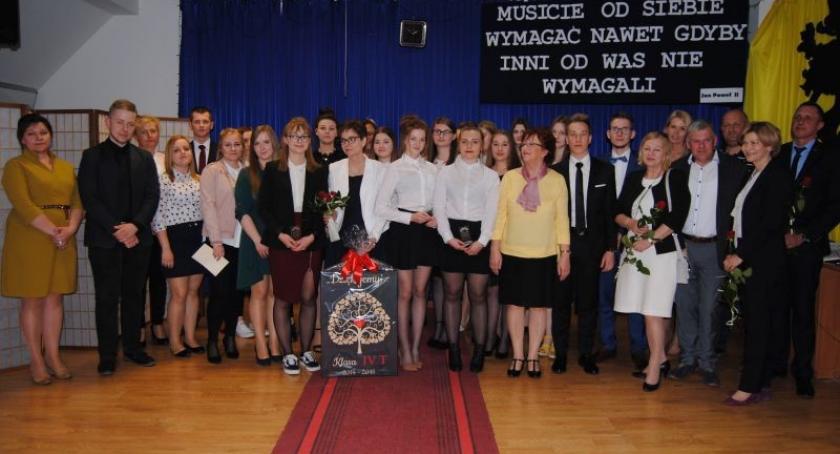 Pożegnanie uczniów klasy IV Technikum w ZSP w Somoninie