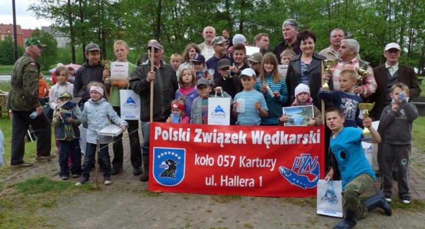 Kartuzy. Piknik wędkarski nad Jeziorem Klasztornym